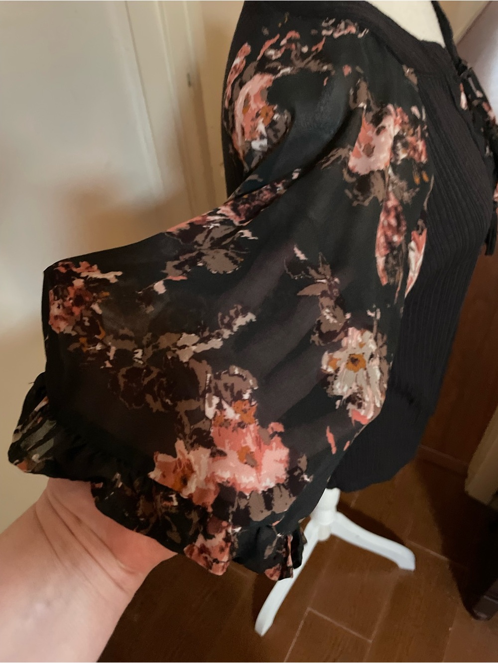 Maurices gray quarter sleeve Tshirt ribbed MEDIUM ruffle floral chiffon tassel - Picture 7 of 14